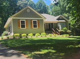 220 Valley View Dr, Maysville, GA 30558