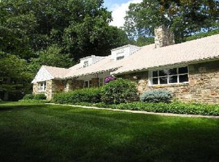 1980 Country Club Dr, Huntingdon Valley, PA 19006