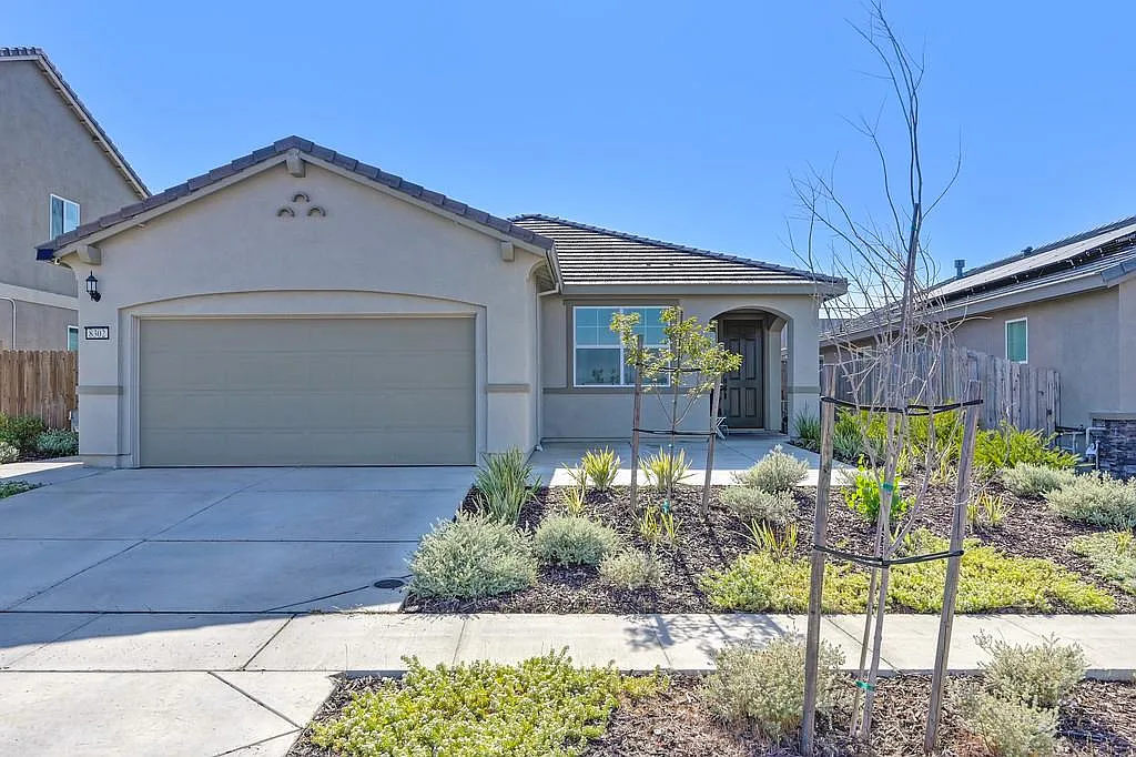 8302 Courage Dr photo 1