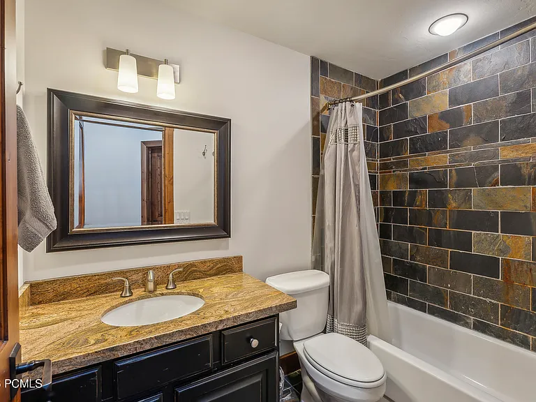 7240 Buckboard Dr — Photo 43