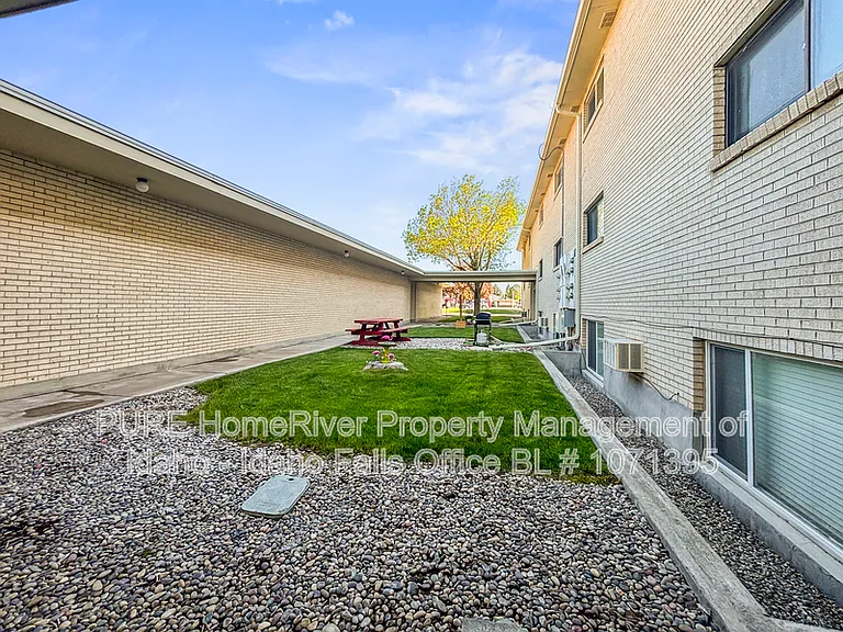 1830 Balboa Dr #K — Photo 15