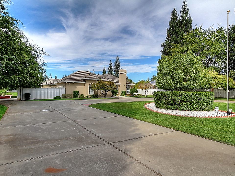 1st image of 10399 Oakwilde Ave
