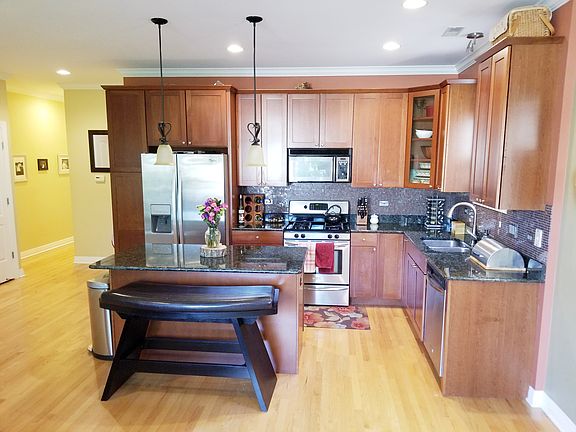4th image of 2816 N Rockwell St APT 2N