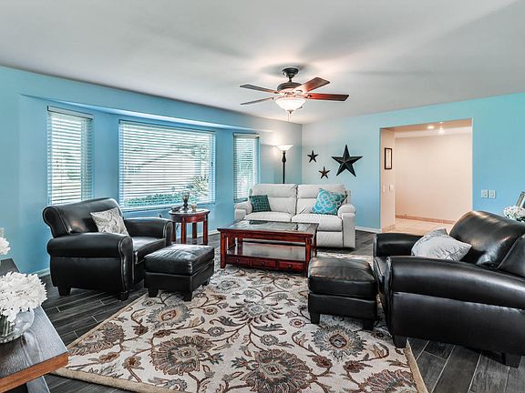 4th image of 550 Leisure World