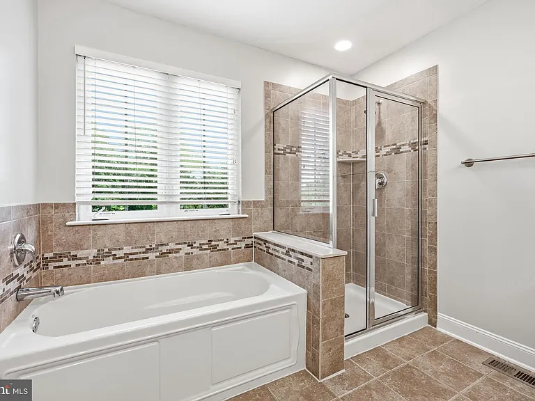 53 Overlook Dr — Photo 42