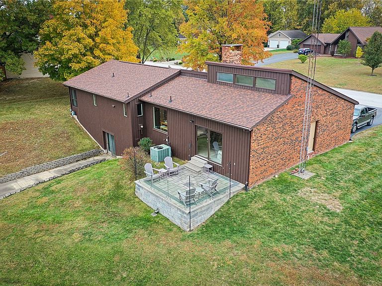 Listing photo 5