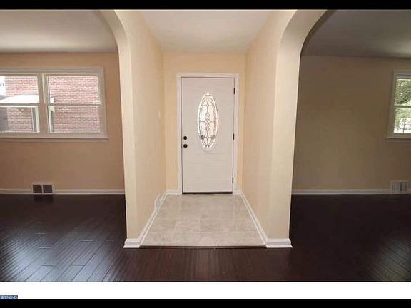 2nd image of 7663 E Roosevelt Blvd
