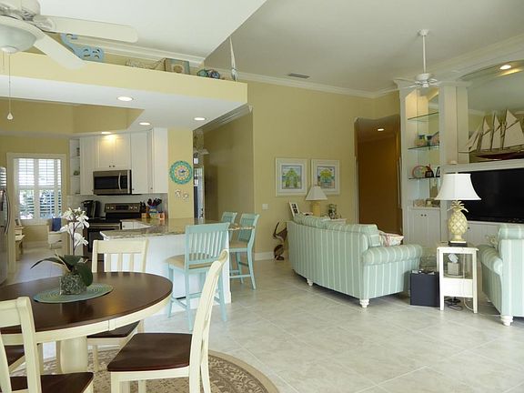 Living areas 8