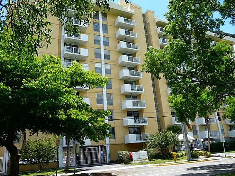 2 bed, 963 sqft, $2,500 — Photo 1