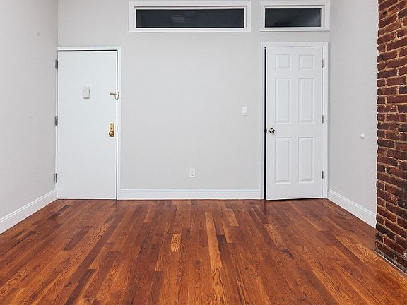 3rd image of 296 Stanhope St APT 2R