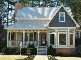 107 Honeysuckle Ln, Peachtree City, GA