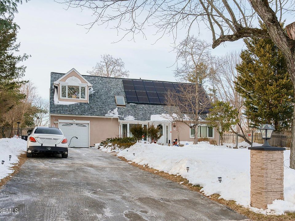 1st image of 6 Hillcrest Road