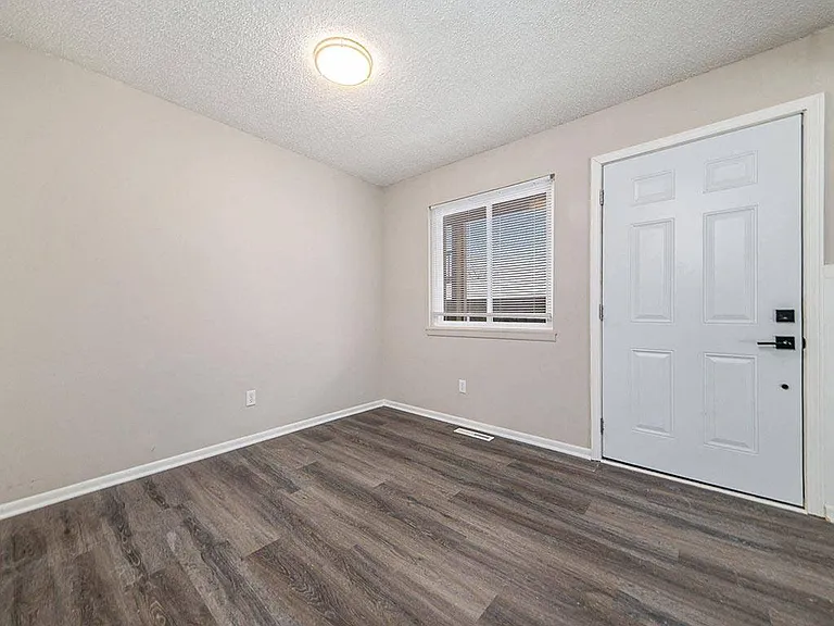 2050 Inverway Ct — Photo 11