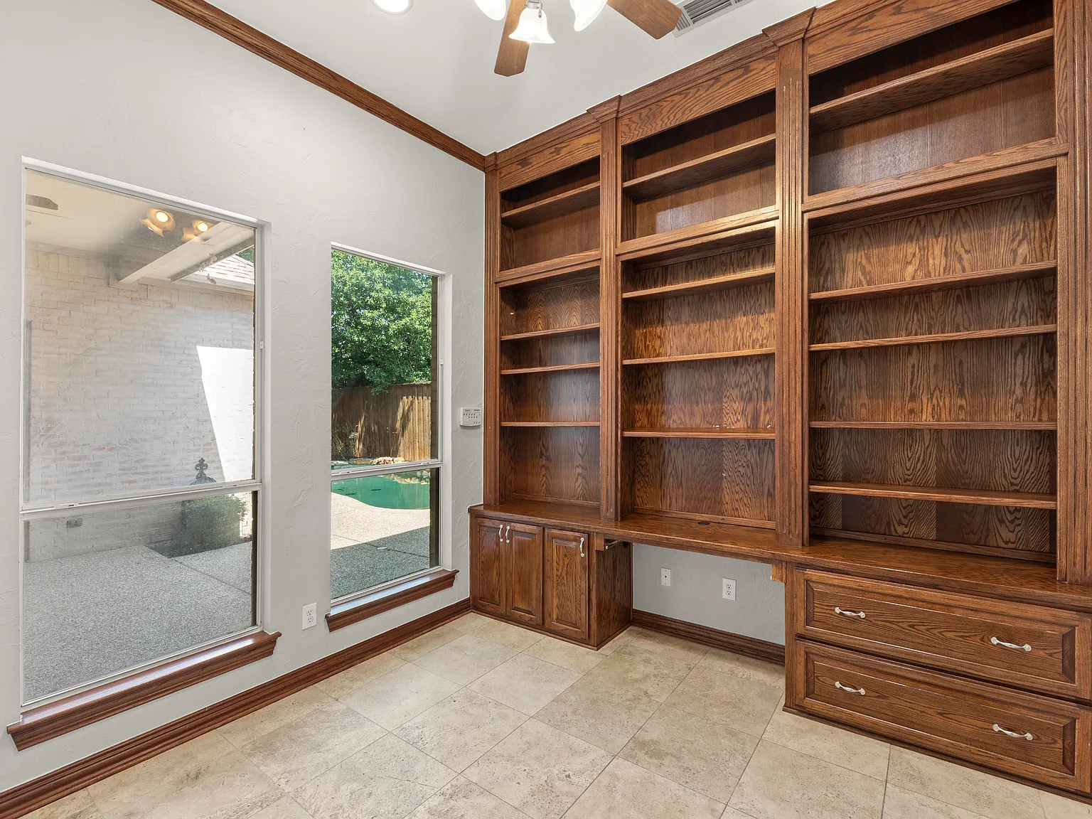 5 bed, 3839 sqft, $5,400 — Photo 3