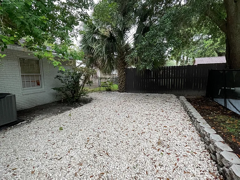12905 Canterbury Rd — Photo 28