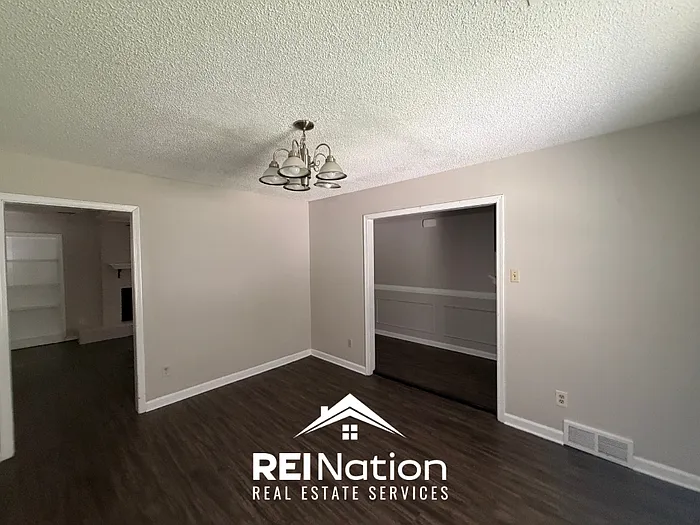 4 bed, 2.0 bath, 2205 sqft, $1,895 — Photo 4