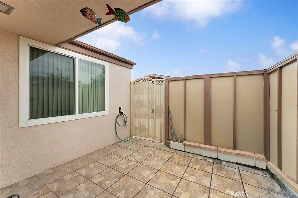 2 bed, 1100 sqft, $2,300 — Photo 3