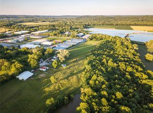 90 Midwest Dr, Pacific, MO 63069