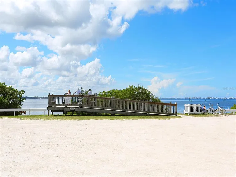 3115 Bay Dr — Photo 34