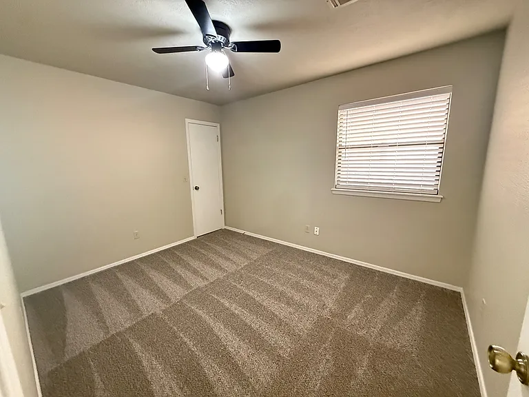 242 Barrett Pl — Photo 12
