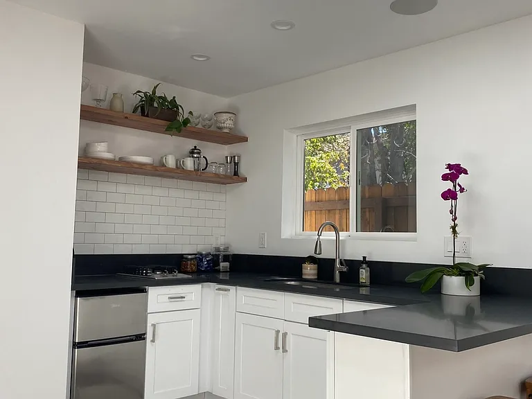 22612 Califa St #2 — Photo 5