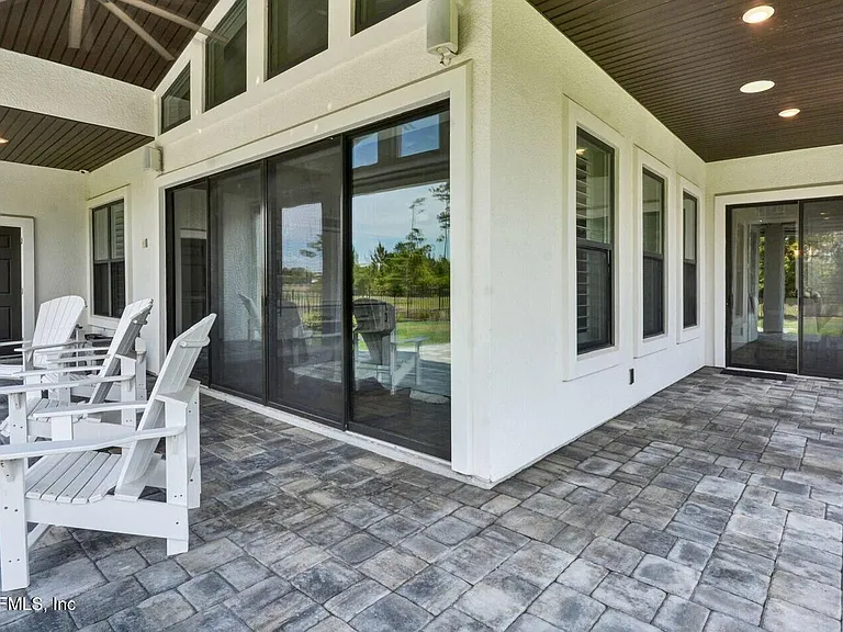 104 Marquesa Cir — Photo 33