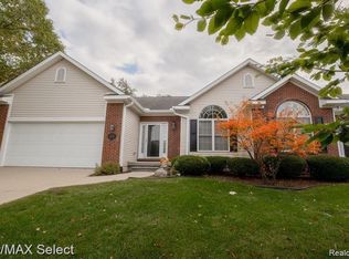 3172 Ivy Ln, Grand Blanc, MI 48439