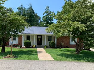 1025 Belhaven Dr, Russell, KY 41169