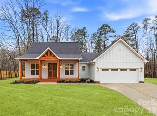 1131 White Jenkins Rd, Bessemer City, NC 28016