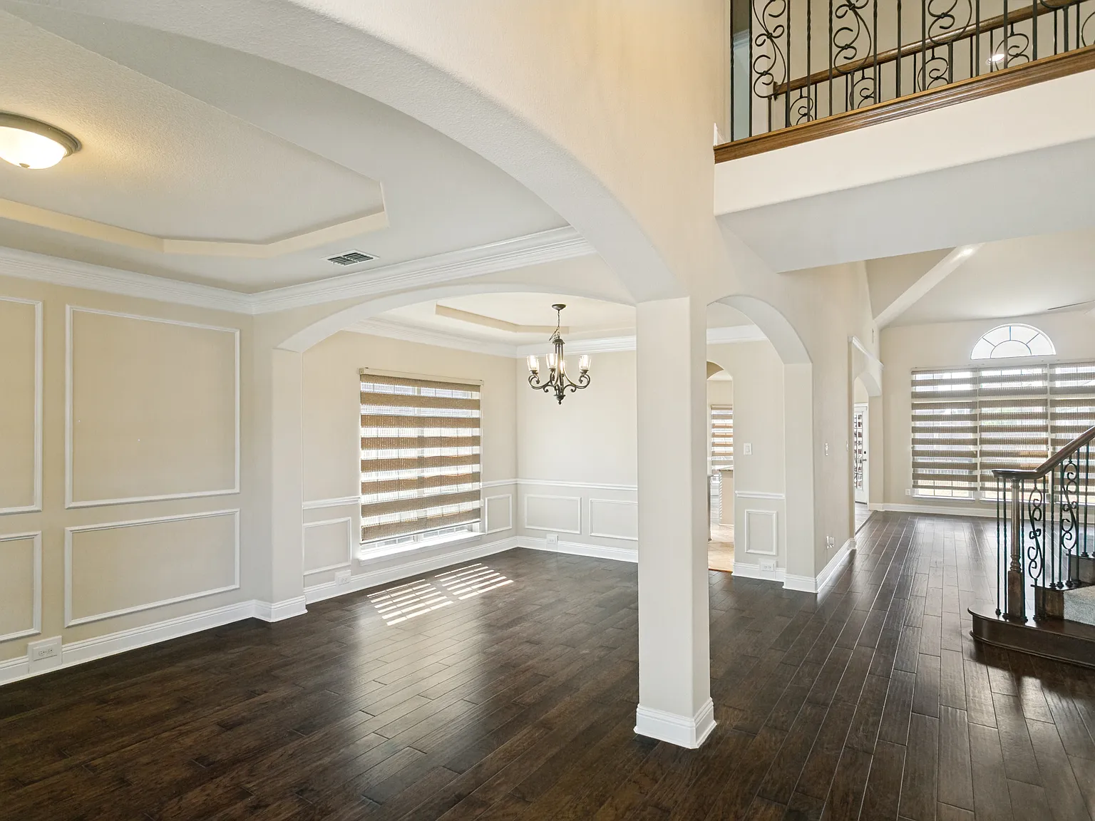 5 bed, 3.5 bath, 3879 sqft, $3,850 — Photo 3