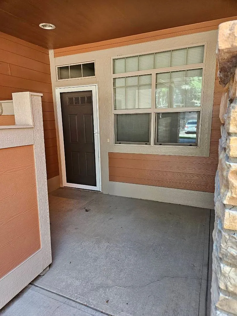 Building Photo - 4101 Crittenton Ln #202