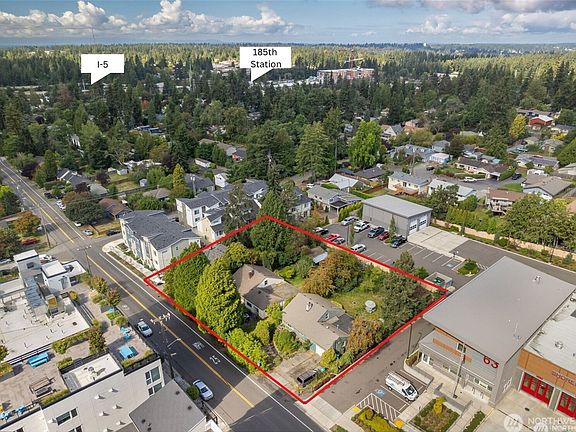 2nd image of 1216 -1228 NE 180th Street