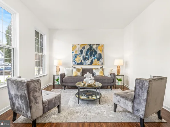 1766 Ann Scarlet Ct, Woodbridge, VA 22191