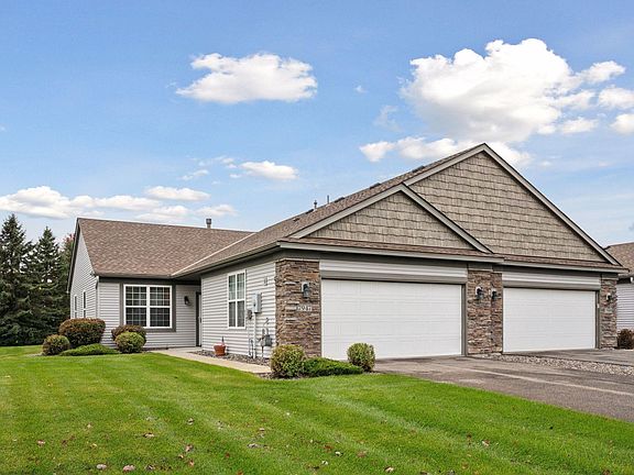 4th image of 7947 Prairie Creek Ln NE