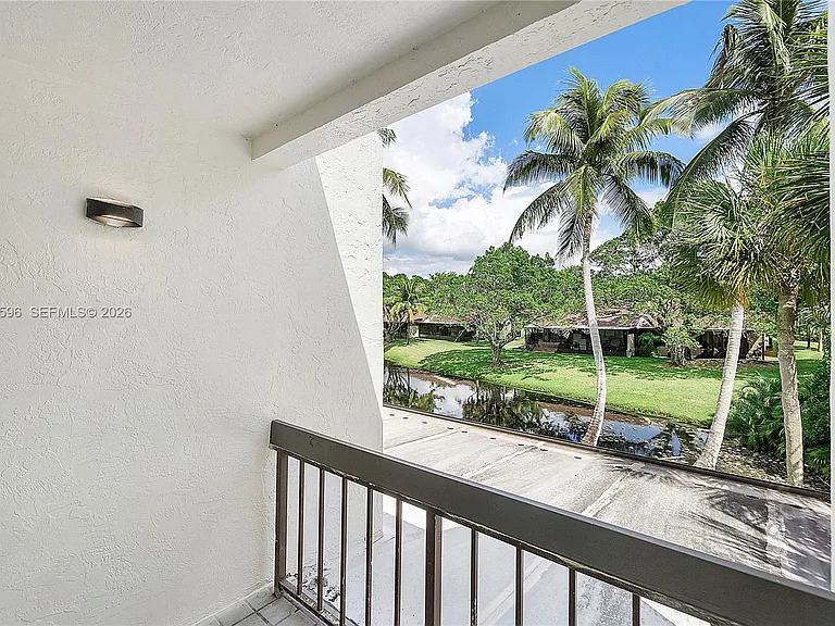 398 Fern Dr #10-6 — Photo 40