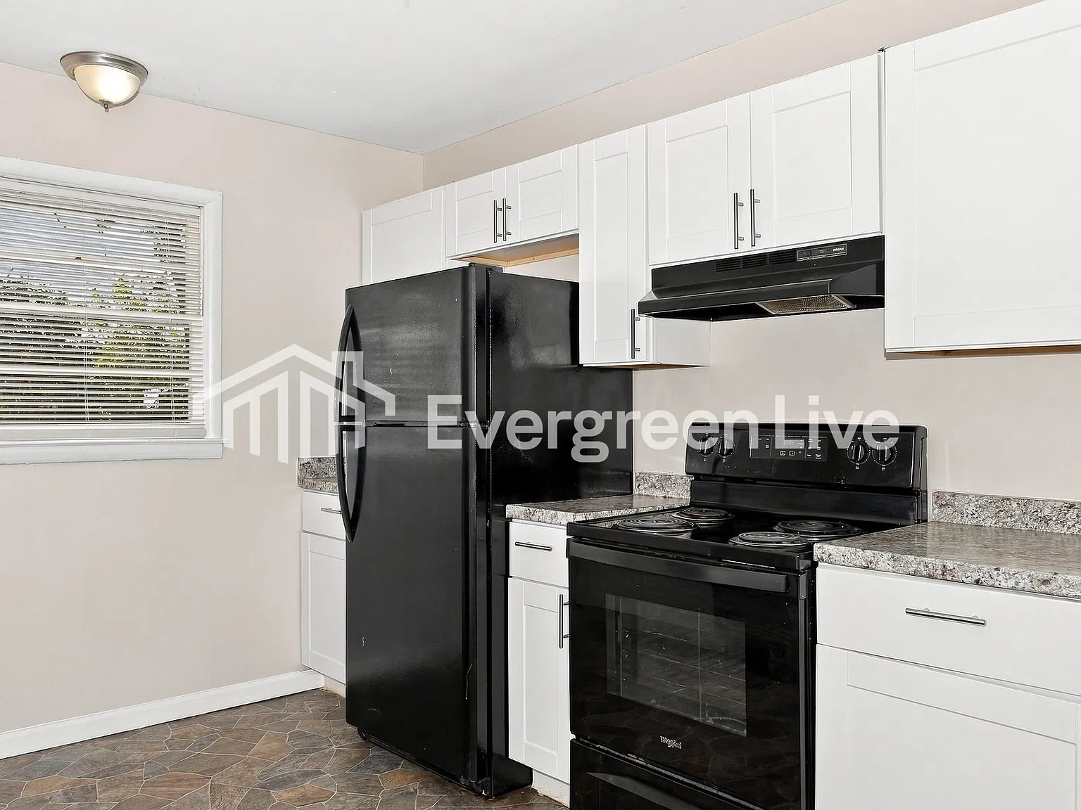 3 bed, 1.0 bath, 1080 sqft, $1,395 — Photo 4
