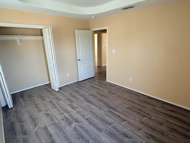 4405 Thunderbird Ave — Photo 93