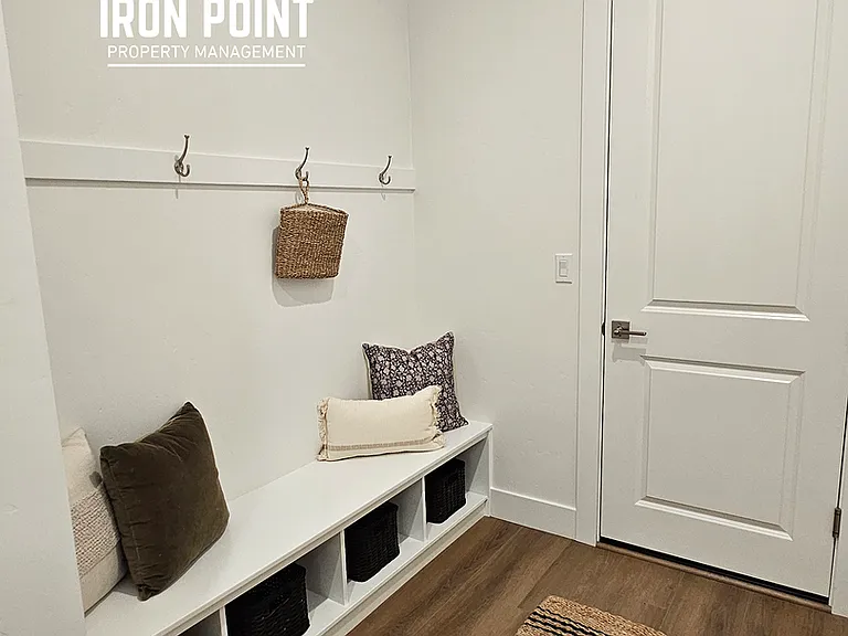 1220 W Grassland St — Photo 8