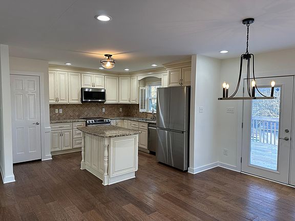 2nd image of 8205 Kestrel Dr