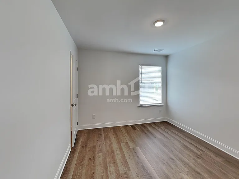 1036 Highland Walk — Photo 20