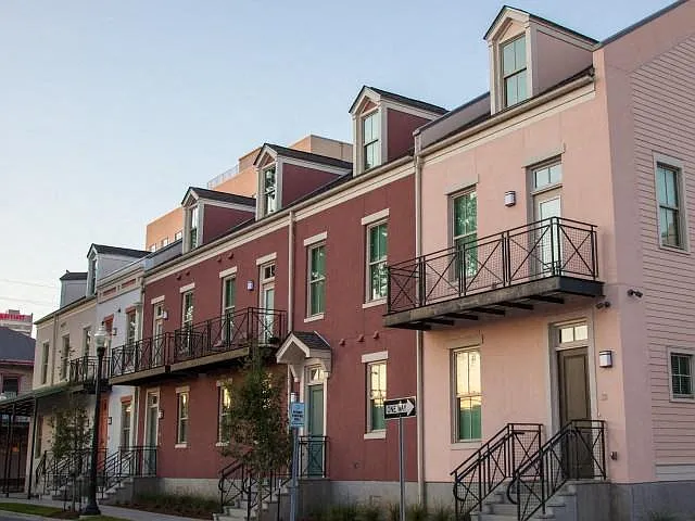 Bienville Basin Apartments — Photo 2
