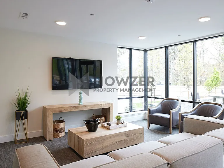 850 Falmouth Rd — Photo 31