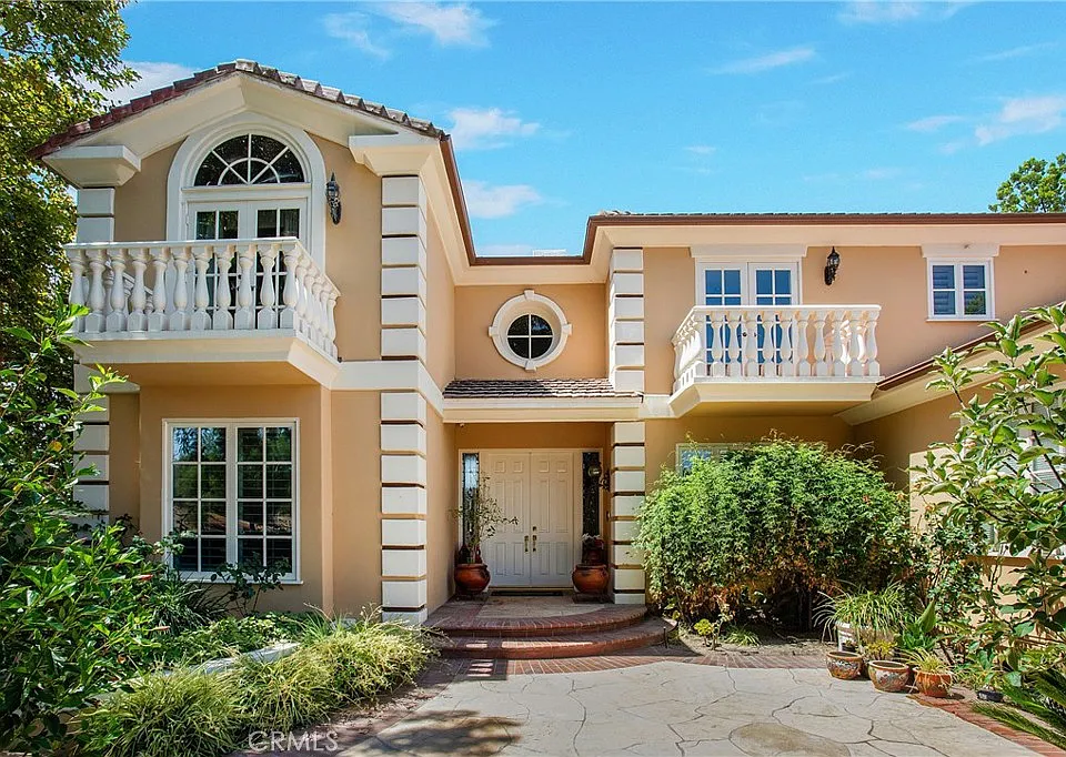 37 Cherry Hills Dr