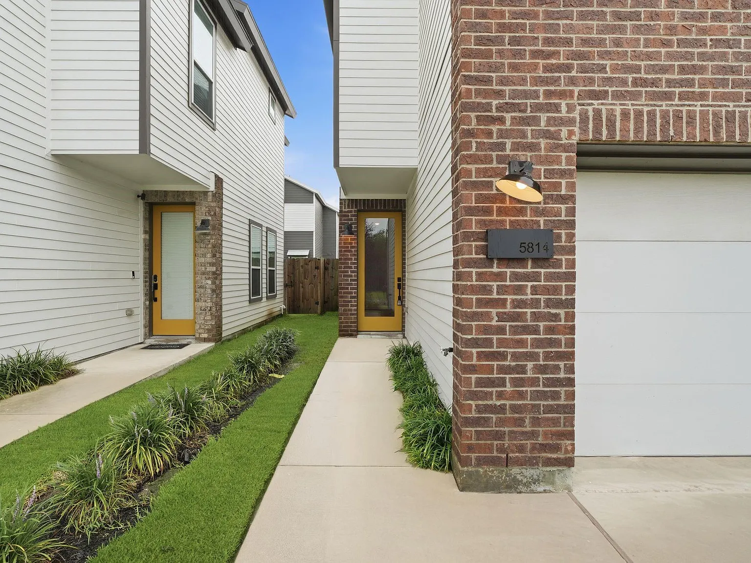 3 bed, 2.5 bath, 1870 sqft, $2,350 — Photo 3