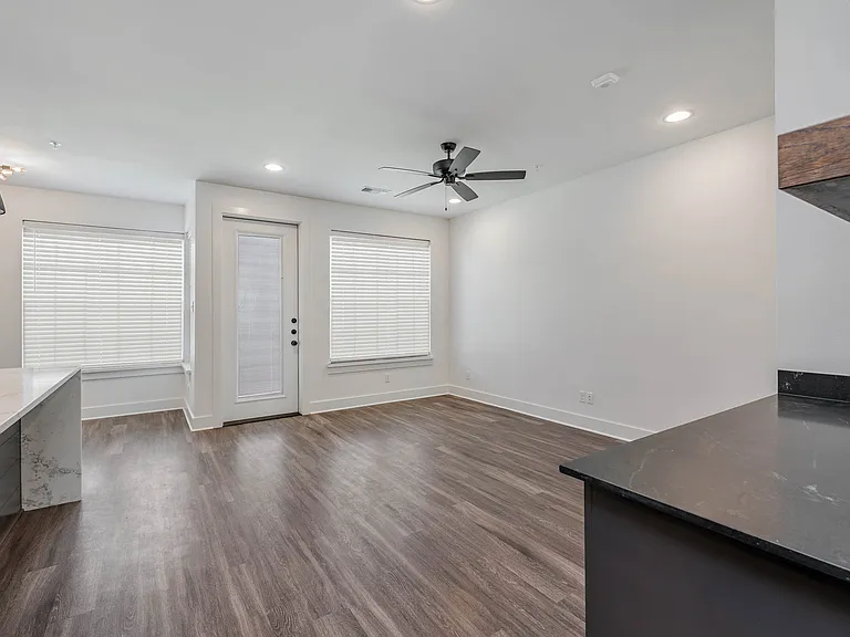 1533 Pine Ridge Dr #101 — Photo 9