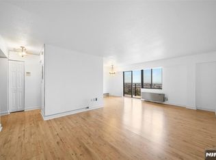 233 12th St APT 5E, Palisades Park, NJ 07650