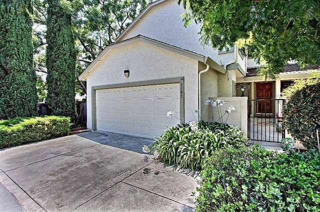 1st image of 1105 Longshore Dr