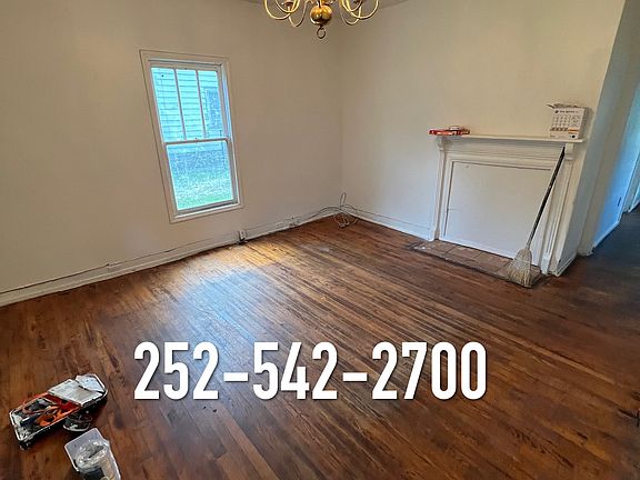 4th image of 1009 Cedar St