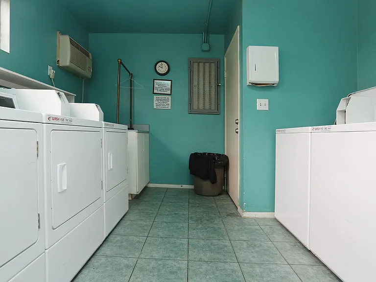 Villa Azusa Senior Apartments (55+) — Photo 10