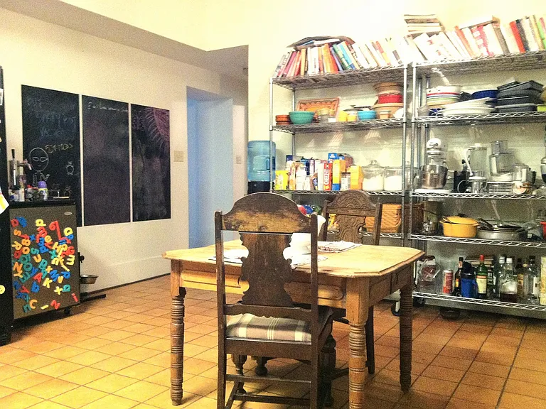 Eat-In Kitchen